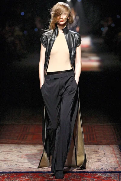 Look 35